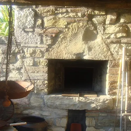 Farm stay Alla Valle Del Falco Frazione Mocaiana