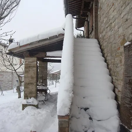 Farm stay Alla Valle Del Falco Frazione Mocaiana